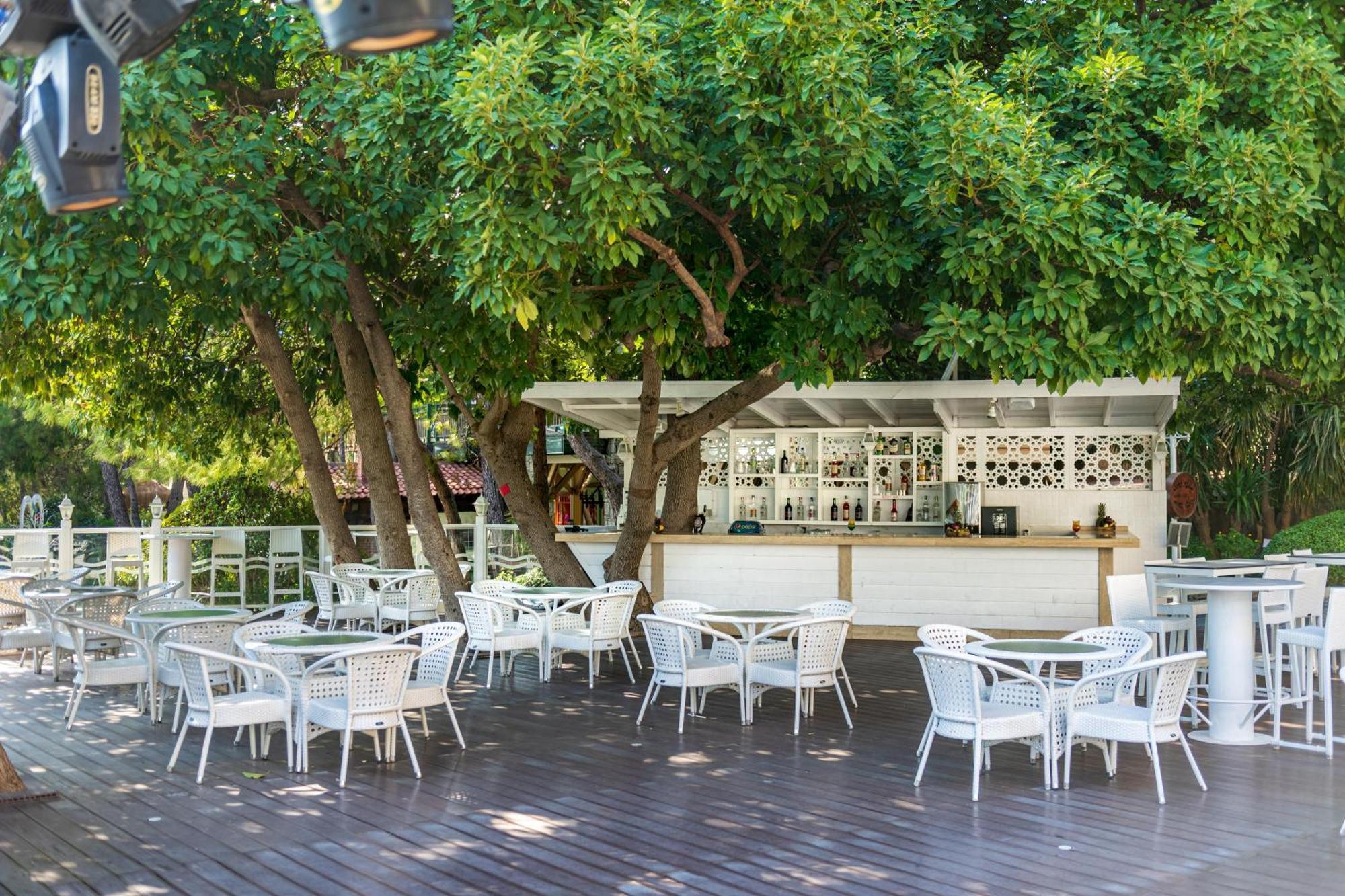 Labranda Mares Marmaris Hotel Esterno foto The bar at the top of the observation tower
